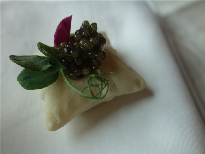 scallop cushion with Oscietra caviar